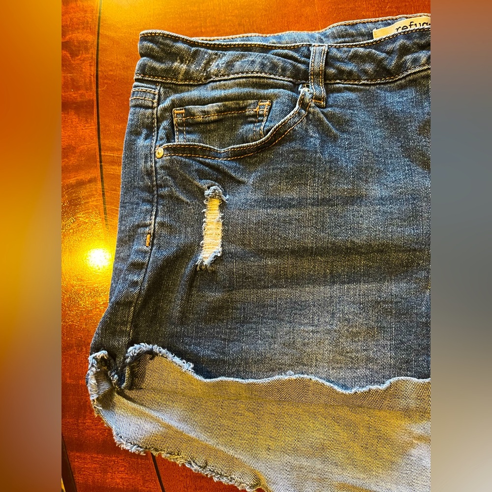 Distressed ripped denim shorts. High-rise, 5 pockets. Medium washed blue. Sz 12 - Picture 2 of 8